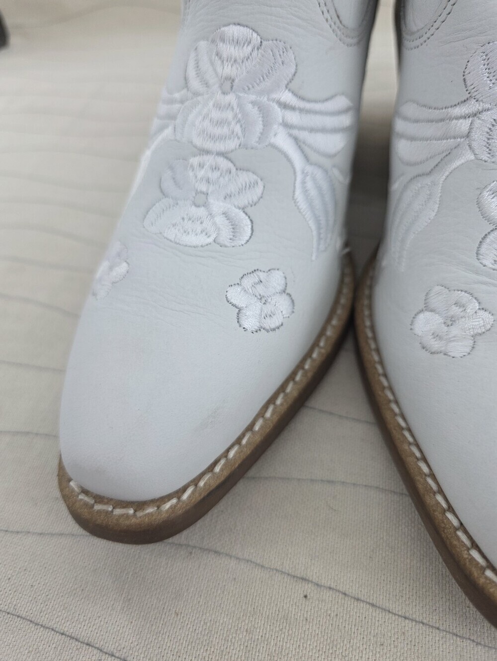 Dingo Womens Western Sweetheart Embroidered Bootie White Boots DI2183 Size 7.5 - Picture 4 of 16